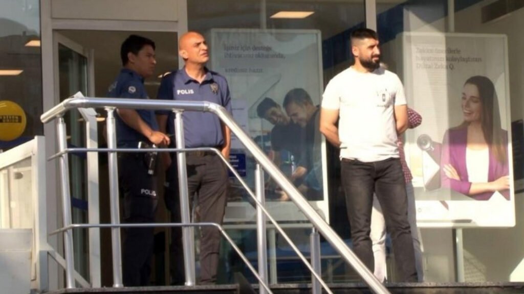 Beylikdüzü’nde silahlı banka soygunu: 80 bin dolar çalıp kaçtılar
