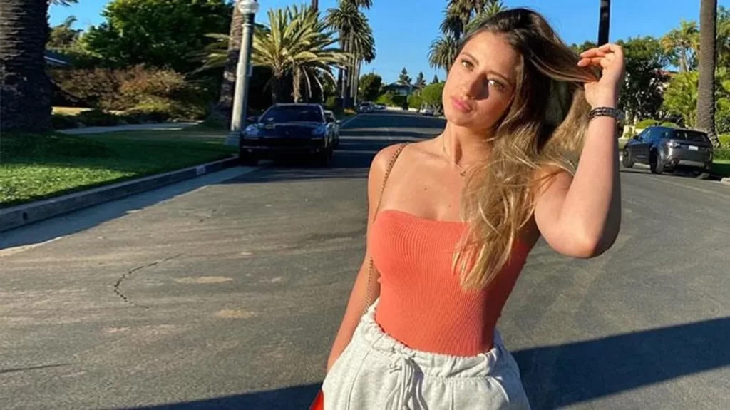 Survivor Aleyna Kalaycıoğlu’nun kıyafetine yorum yağdı: Altında bir şey yok gibi
