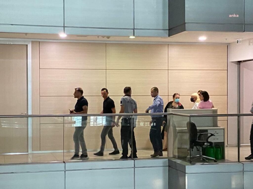 Şarkıcı Gülşen Tutuklandı