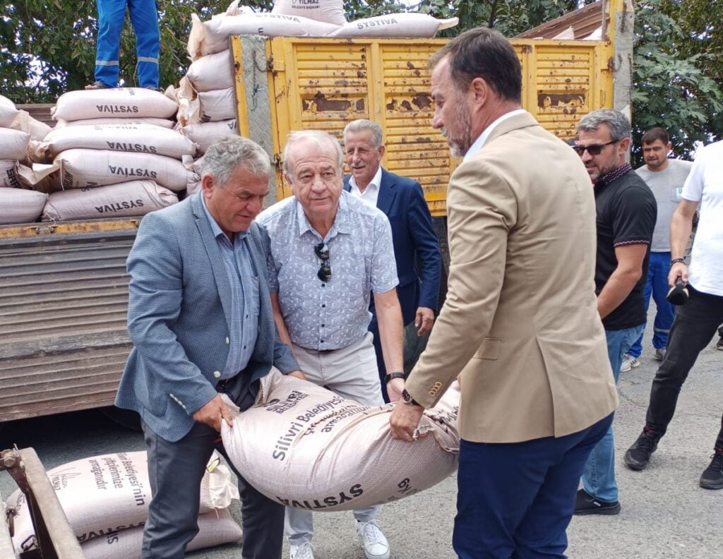 Kadıköy ve Akören’de Yerli Tohumluk Arpa Dağıtım yapıldı.