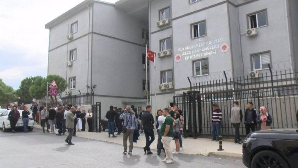 Büyükçekmece Adliyesi’nin ek hizmet binasında yangın