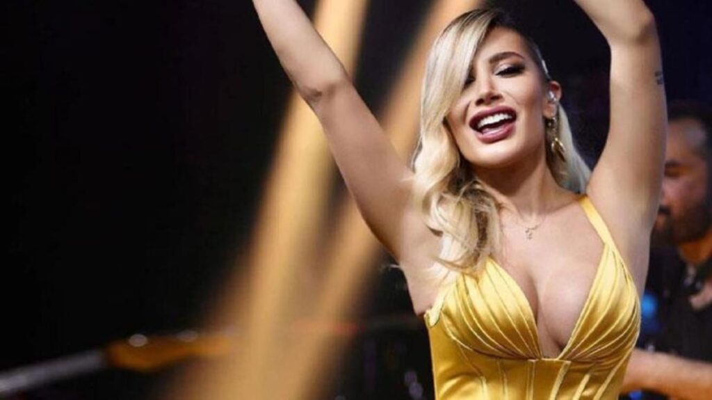 “Göğüslerimi çok seviyorum” diyen İrem Derici’nin son pozu ortalığı yıktı geçti