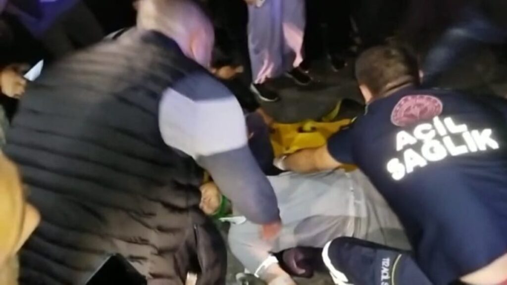 Silivri’de traktör ile kamyon çarpıştı: 2 yaralı