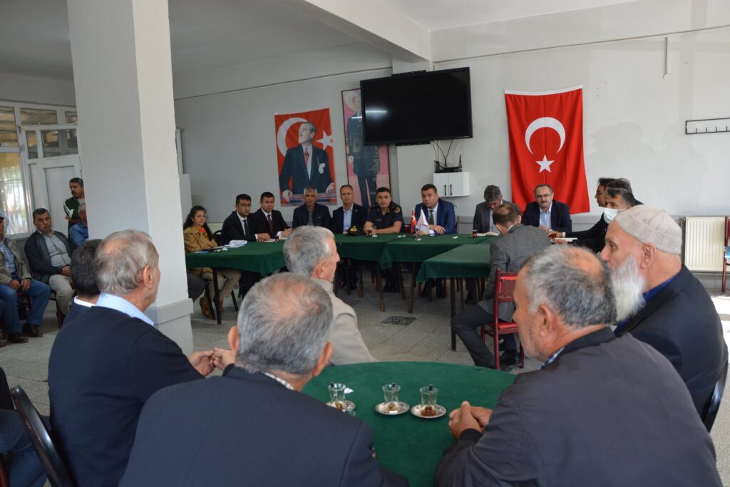 Silivri Kaymakamı Tolga Toğan, Değirmenköy’de incelemelerde bulundu.
