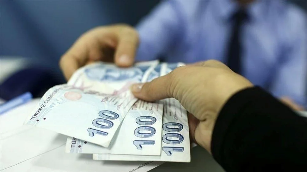 Silivri Belediyesi, aylık 500 TL burs vermeye başlıyor.
