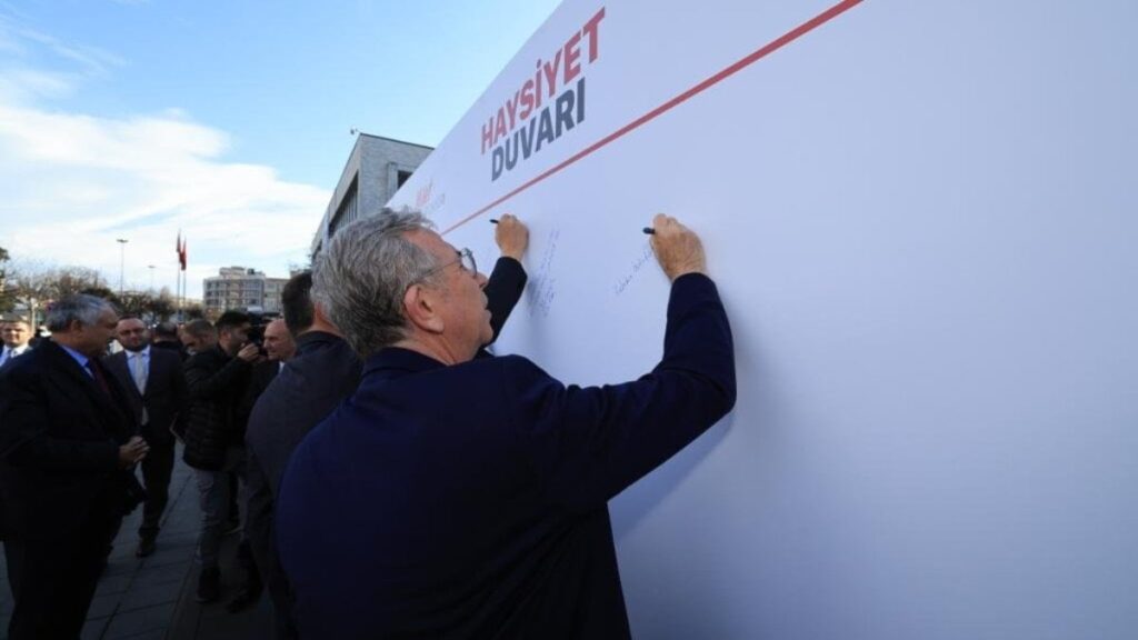 Millet İttifakı’nın belediye başkanları Haysiyet Duvarı’nda