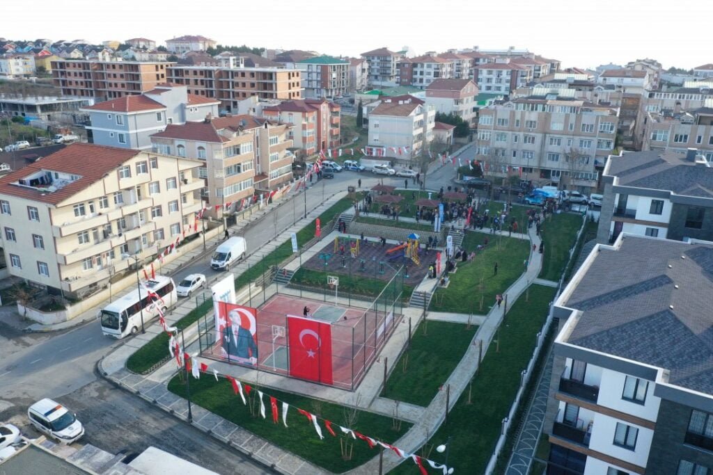 Silivri’de spor alanları açılışları yapıldı.