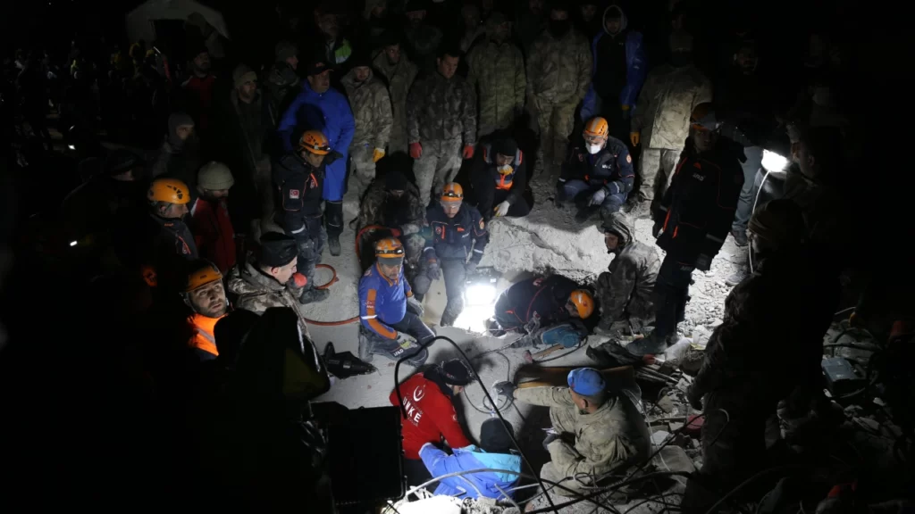 Deprem felaketinde dördüncü gün: Can kaybı 17 bin 406’e yükseldi.