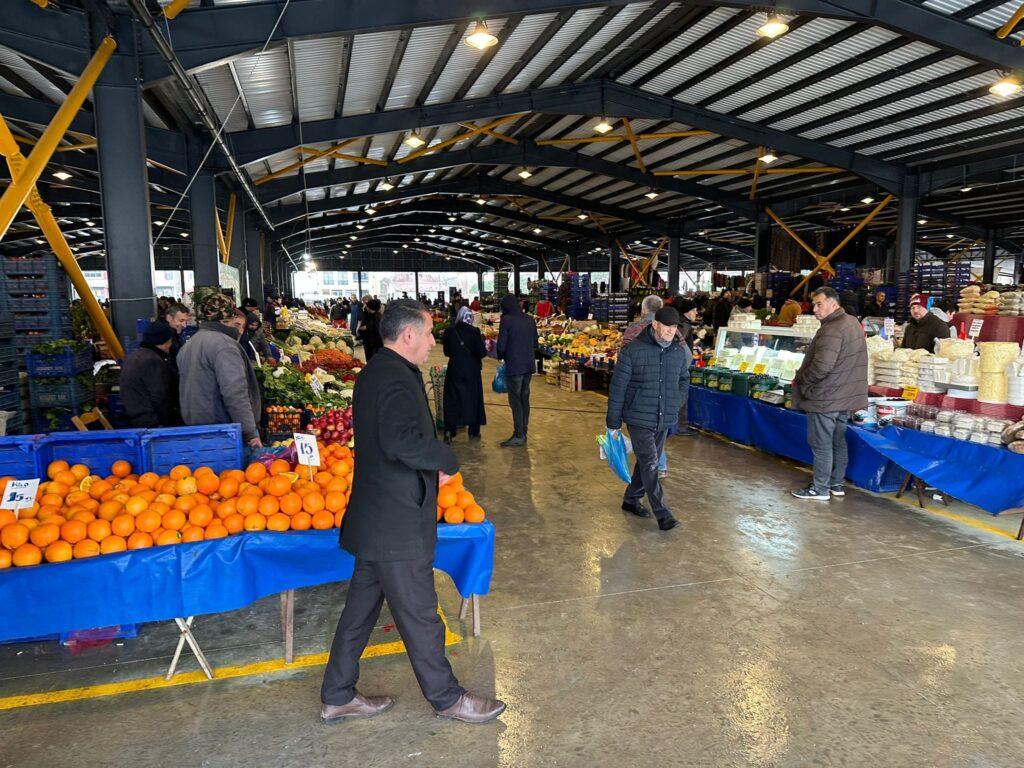 Selimpaşa Kapalı Pazar Yeri ve semt pazarı faaliyete başladı.