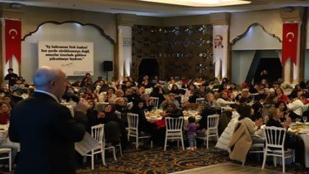 Depremzede kadınlar 8 Mart’ta bir sofrada