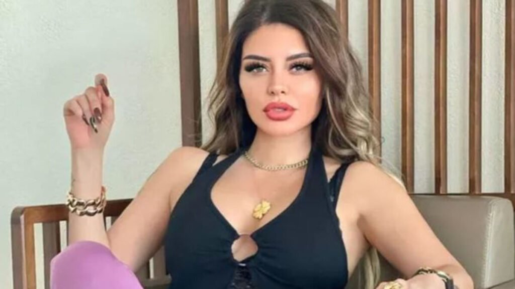 Ebru Polat’tan nefes kesen kareler: “Yılan gibi kadınsın…”