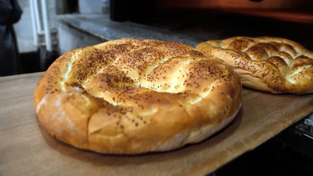 İstanbul’da Halk Ekmek büfelerinde Ramazan pidesinin fiyatı belli oldu