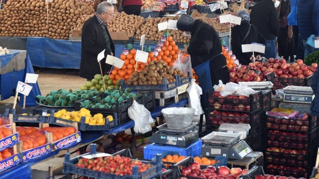 Gıda enflasyonu hız kesmedi: ‘Türkiye tarihinin en pahalı Ramazan’ına giriyor’