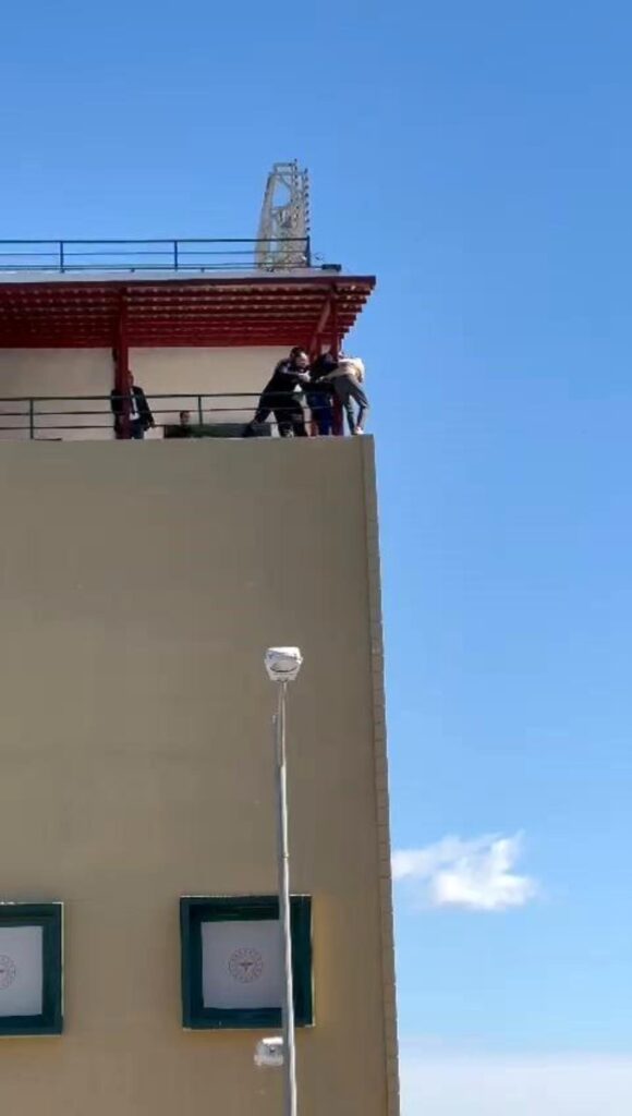 Silivri’de hastanede intihar girişimini güvenlik görevlisi engelledi