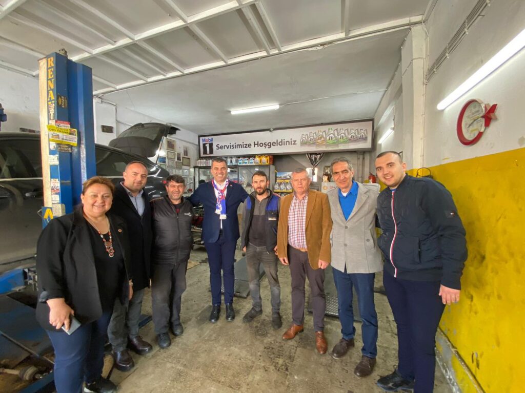 Doruk Bulut, Sanayi Sitesinde esnaf ziyaretindeydi.
