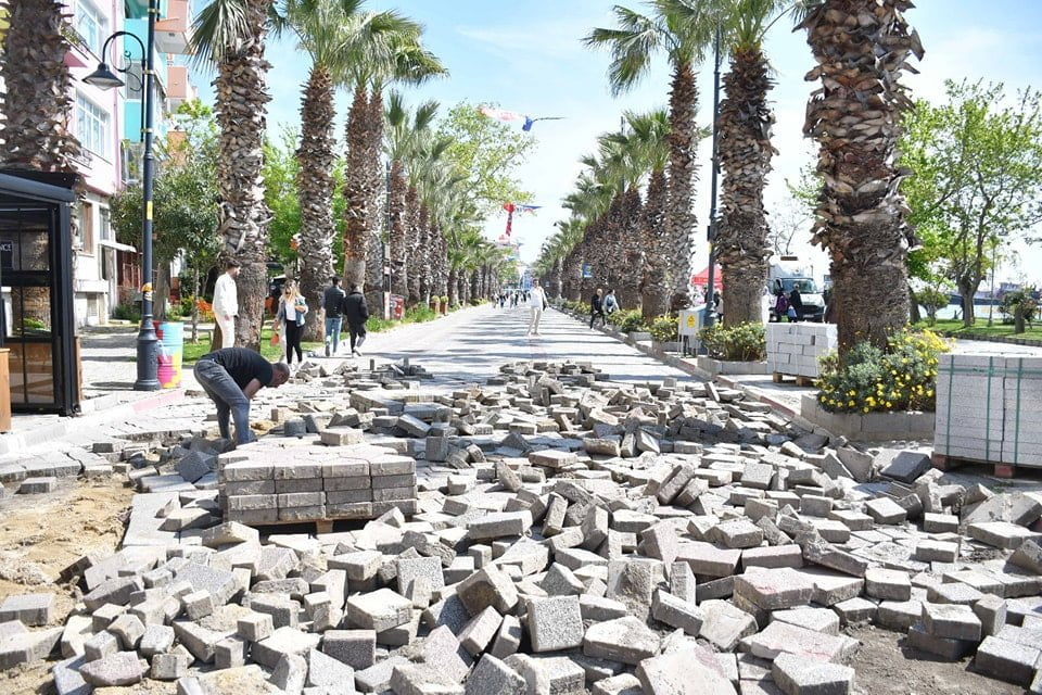 Silivri Belediyesinden sahilde yol düzenlemesi