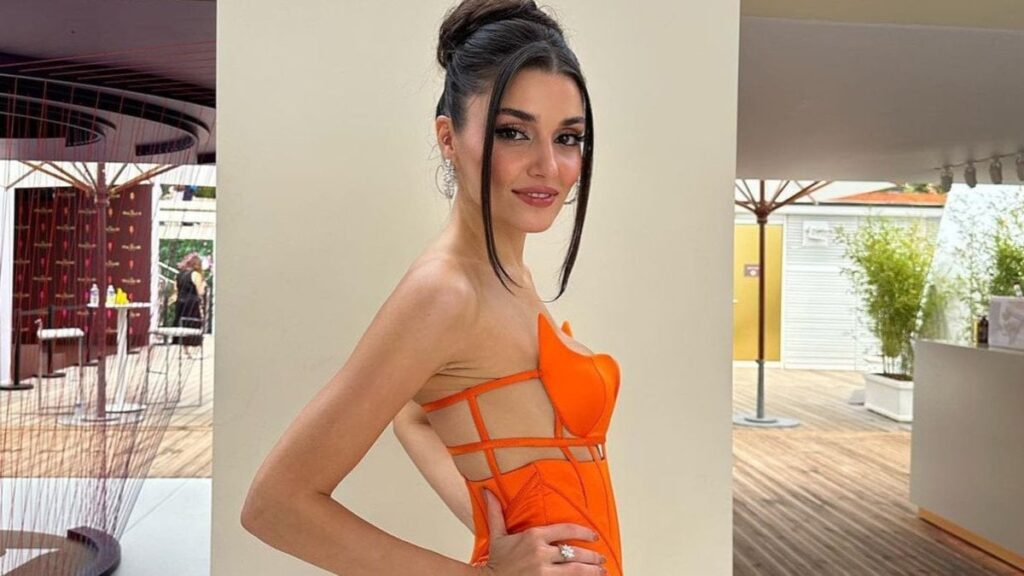 Hande Erçel’in Cannes şıklığı
