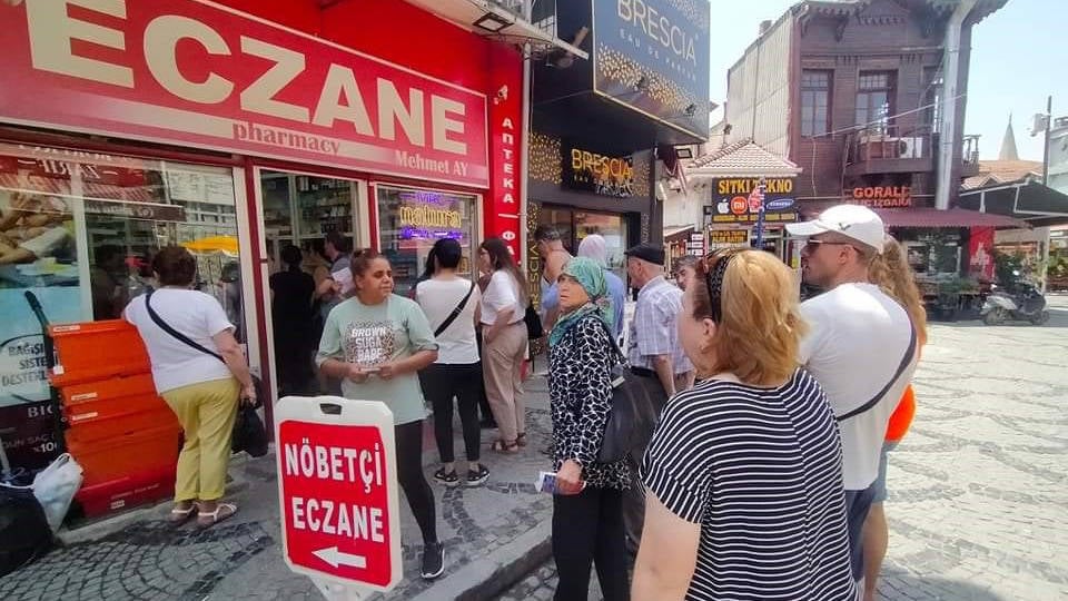 Bulgarlar ilaçlarını Edirne’den alıyor