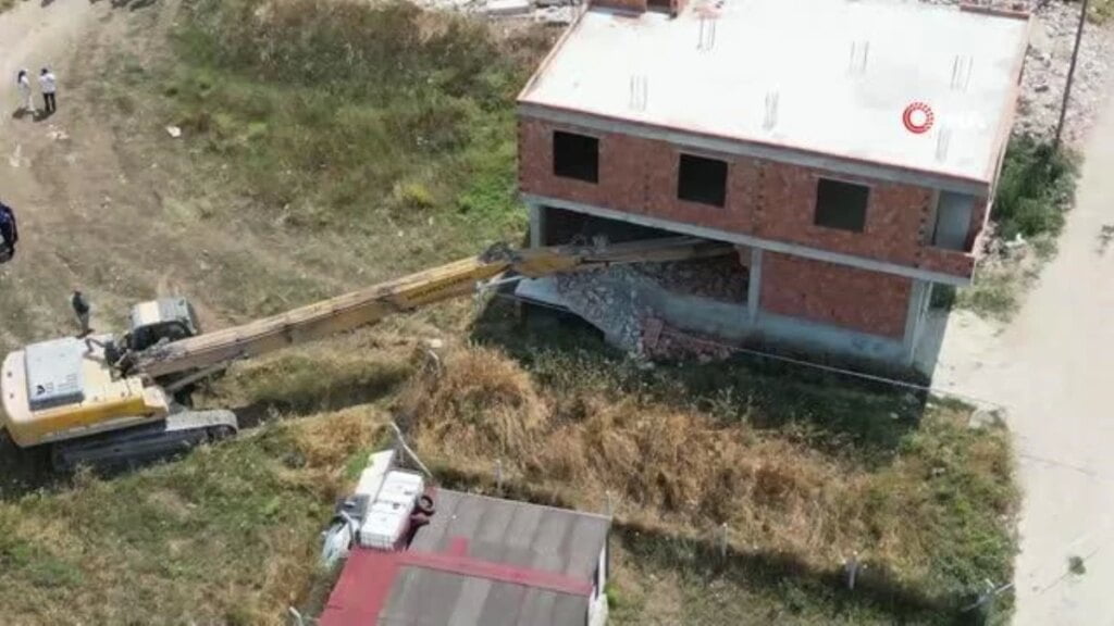 Büyükçekmece’de kaçak yapılara taviz verilmiyor