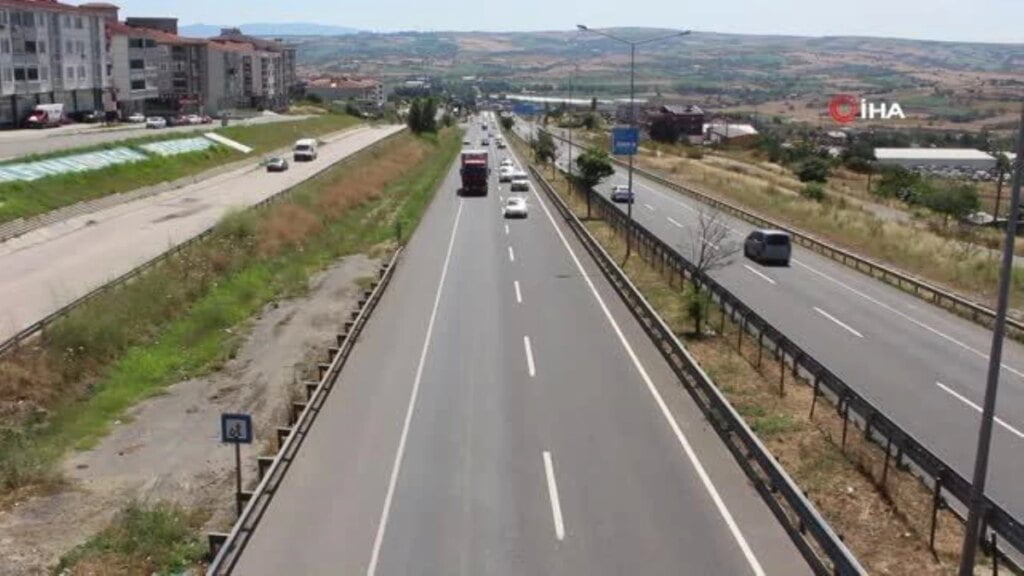Tatilcilerin geri dönüşü başladı: Tekirdağ-İstanbul yolunda yoğunluk yaşanıyor