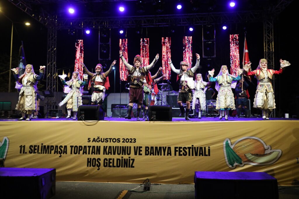 Selimpaşa Topatan Kavunu ve Bamya Festivali gerçekleştirildi.