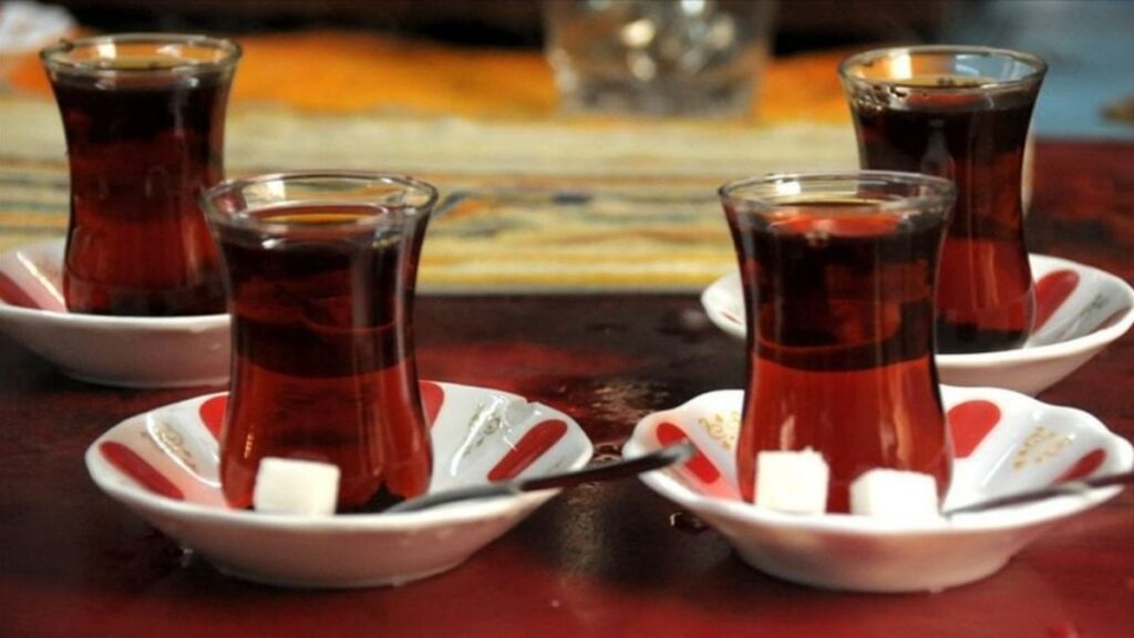 Çaya üç ayda üçüncü zam