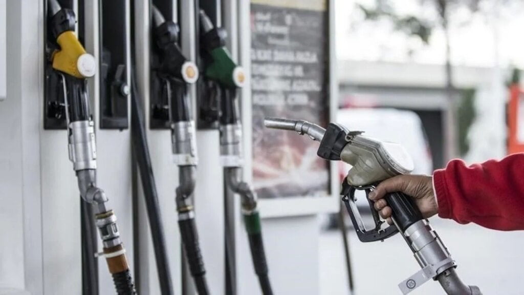Motorine Bu Gece Büyük Zam Geliyor