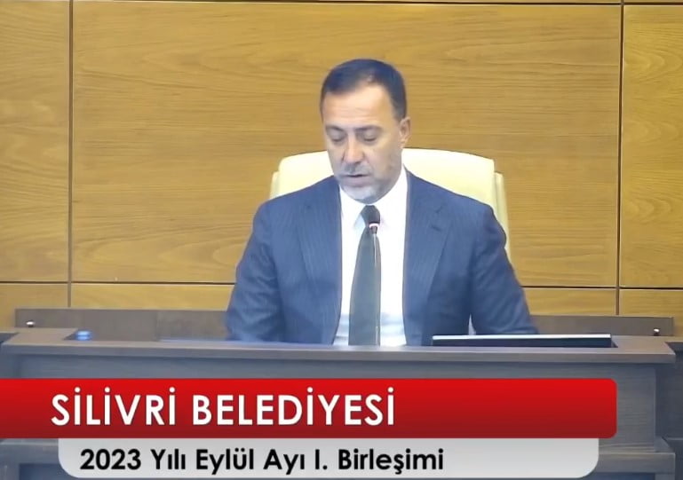 Yılmaz, “Bir ilçe başkanının belediye işlerinin yapıldığı alana girmesine müsaade etmem”