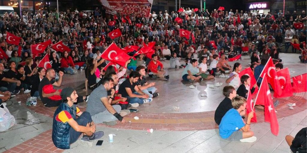 Filenin Sultanları, Türkiye’yi Sokağa Döktü