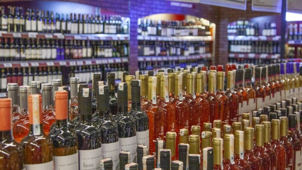 Tütün mamulleri ve alkollü içki satışına yeni kısıtlamalar