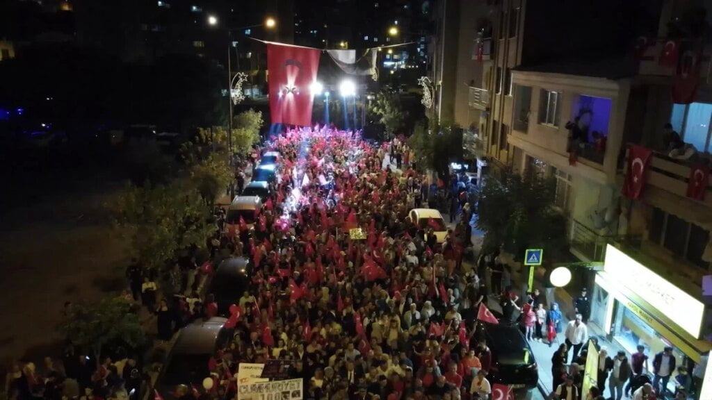 Edirne’de Onur Akın Konseriyle Cumhuriyet Bayramı Kutlamaları Son Buldu