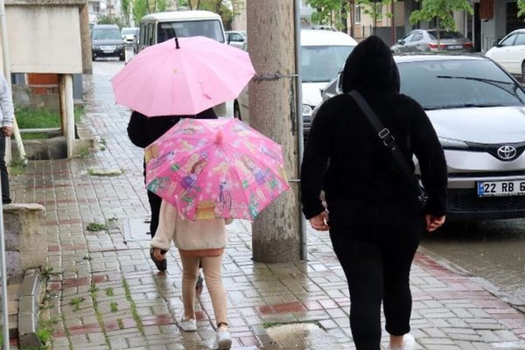 Marmara Bölgesi için kuvvetli yağış uyarısı yapıldı.