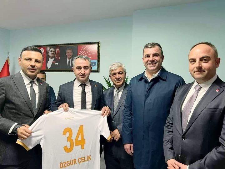CHP İstanbul İl Başkanı Özgür Çelik, Silivri’ye geldi.