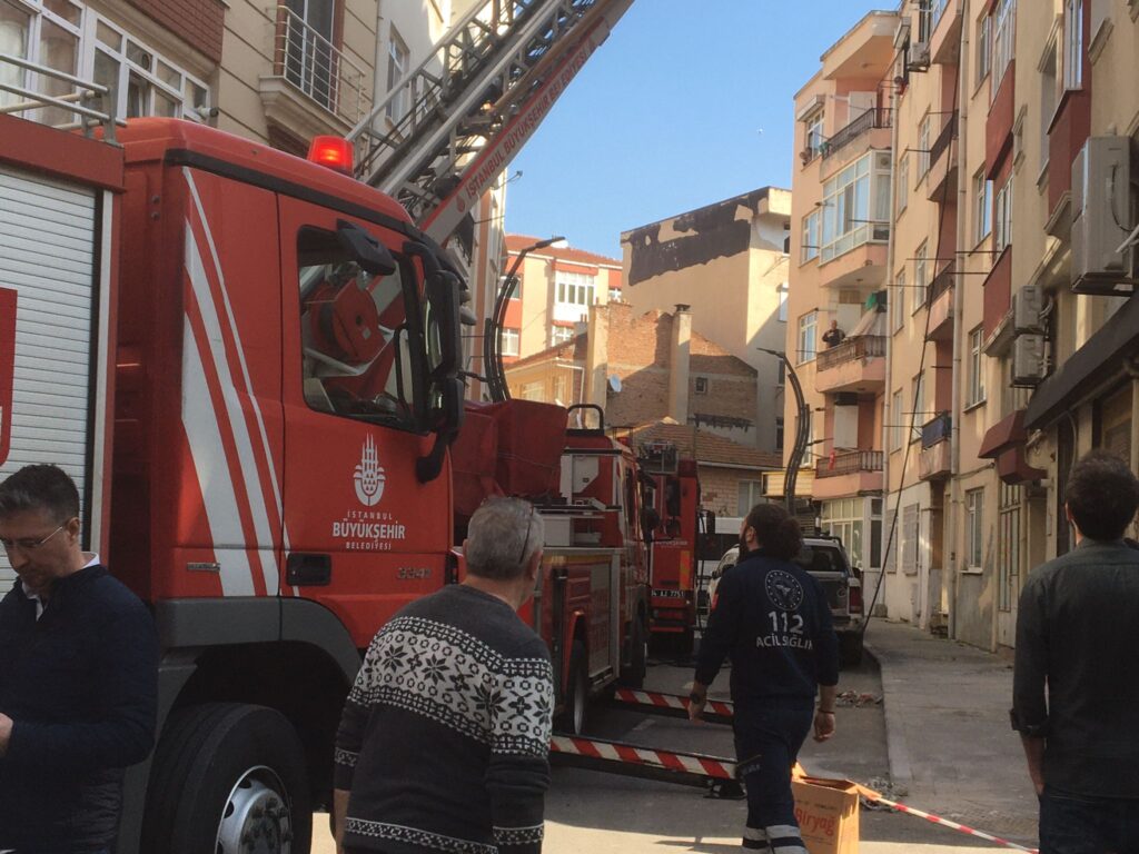 Çatı Yangını korkuttu