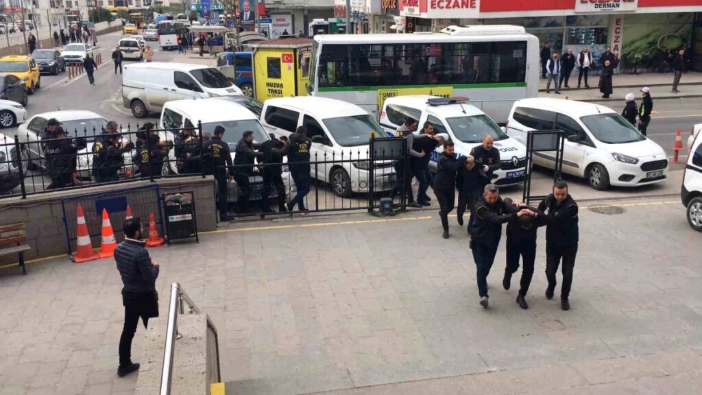 Çerkezköy’de Pavyonlara Operasyon: 8 Şüpheli Gözaltına Alındı