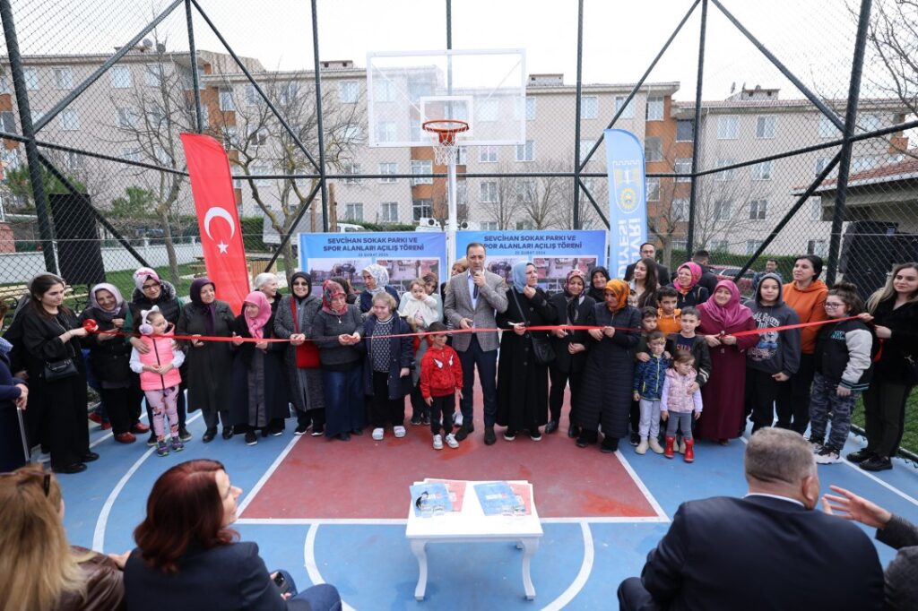 Sevcihan Sokak Parkı açılış töreni düzenlendi.