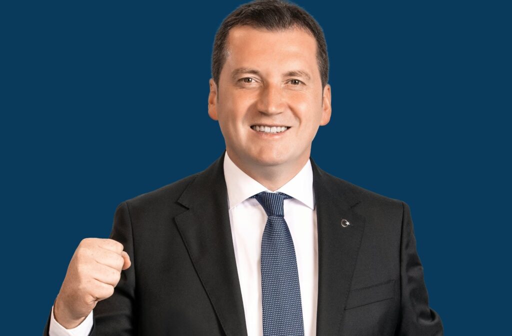 Silivri’nin yeni Başkanı Bora Balcıoğlu oldu.