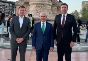 Bölgemiz Başkanlarından Taksim Atatürk anıtına ziyaret