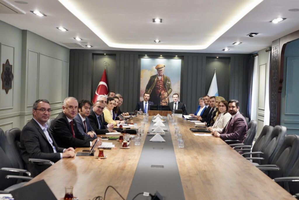 Ekrem İmamoğlu, Balcıoğlu’na tebrik ziyaretinde bulundu.