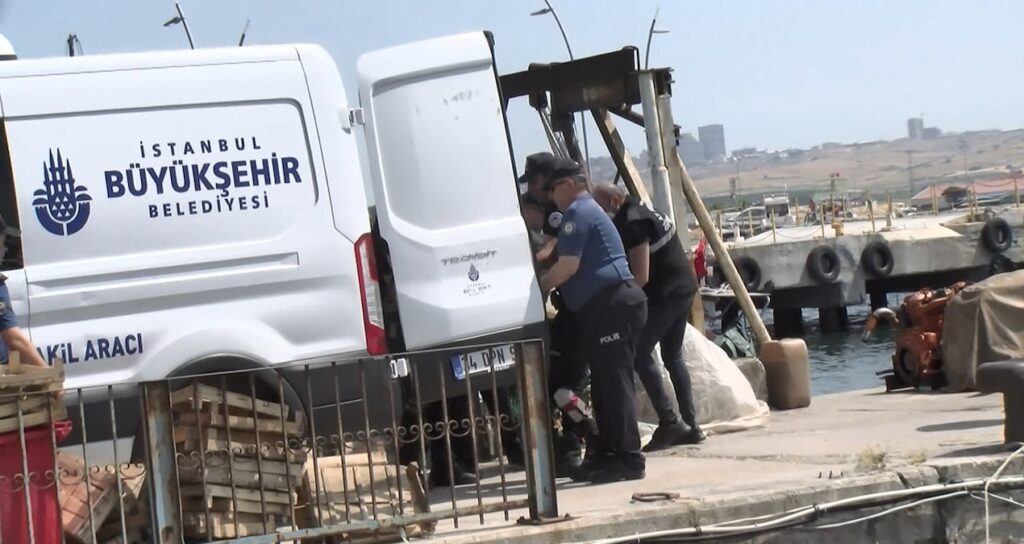 Dehşet! Halıya sarıp ağırlık bağlayarak denize atmışlar