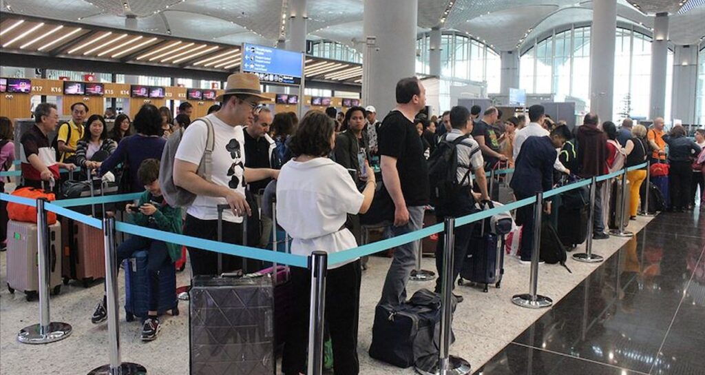 Yurtdışı çıkış harcına büyük zam