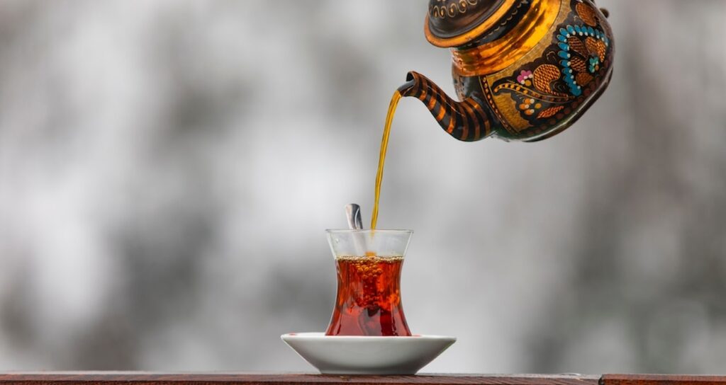 Bir zam da çaya geldi