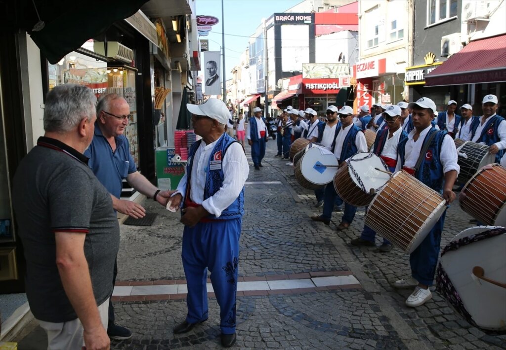 Kırkpınar Davul Zurna Ekibi Edirne Valisi ve Belediye Başkanını Yağlı Güreşlere Davet Etti