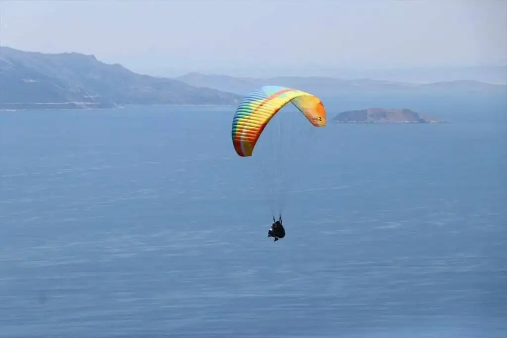 Tekirdağ’da Uçmakdere’de Yamaç Paraşütü Yapanların Sayısı Artıyor