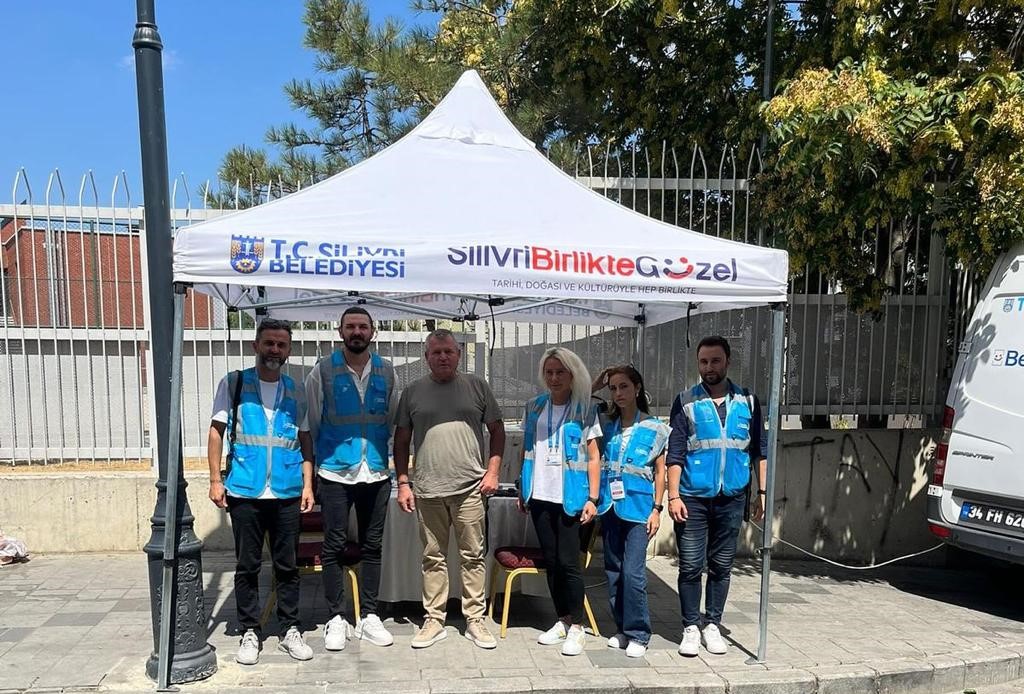 Silivri Belediyesi’nin “Belediye Kapınızda” Projesi, Pazartesi Pazarında Vatandaşlarla Buluştu