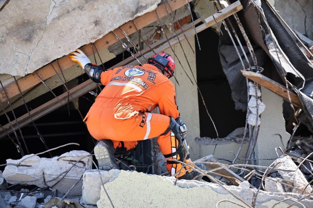 Silivri’de deprem tatbikatı düzenledi.