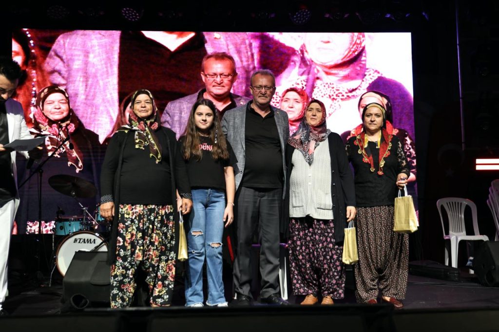 Sayalar’da Kırmızı biber şenliği coşkusu
