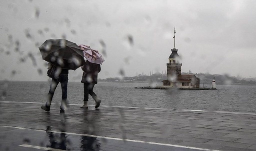 AKOM saat verdi! İstanbul’a gök gürültülü sağanak uyarısı