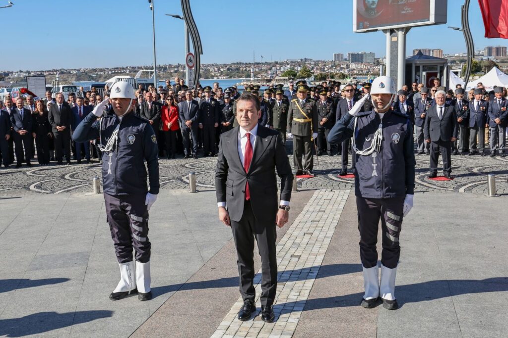 Cumhuriyetin 101. Yıldönümü Çelenk Sunma Töreni Gerçekleşti