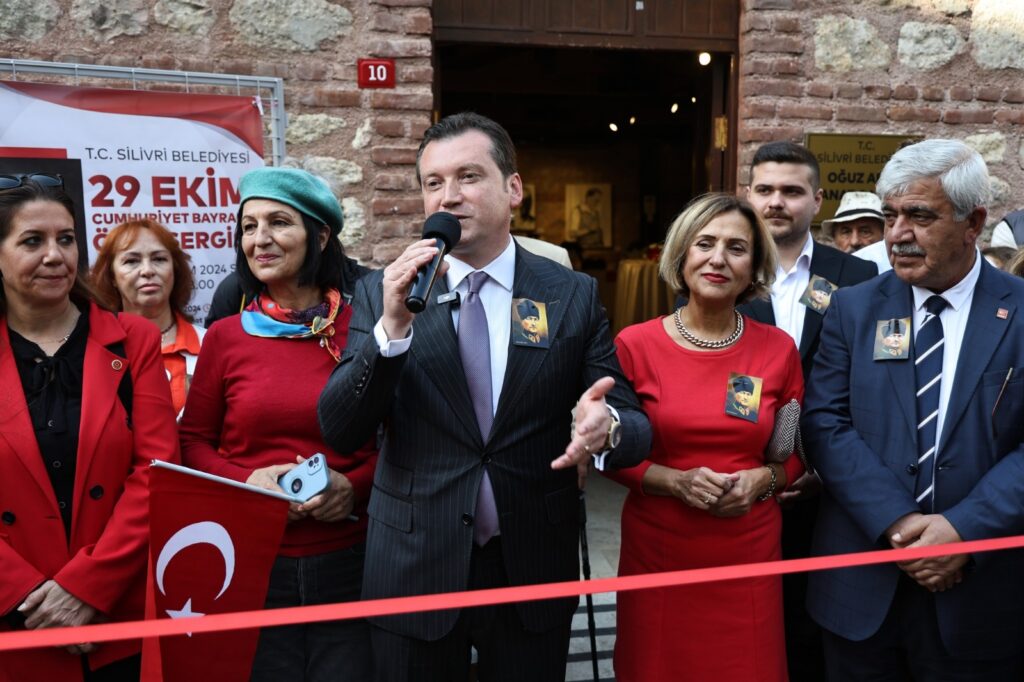 Cumhuriyet Sergisinin Açılışı Gerçekleştirildi